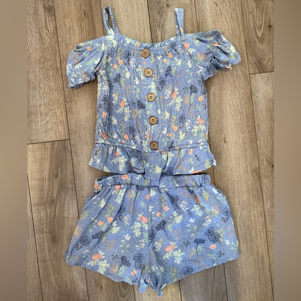 Vince Camuto Two piece girls set size 10
